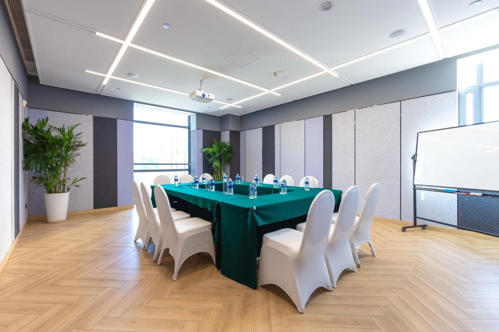 Holiday Inn Express Shanghai Pudong Airport By Ihg Luaran gambar