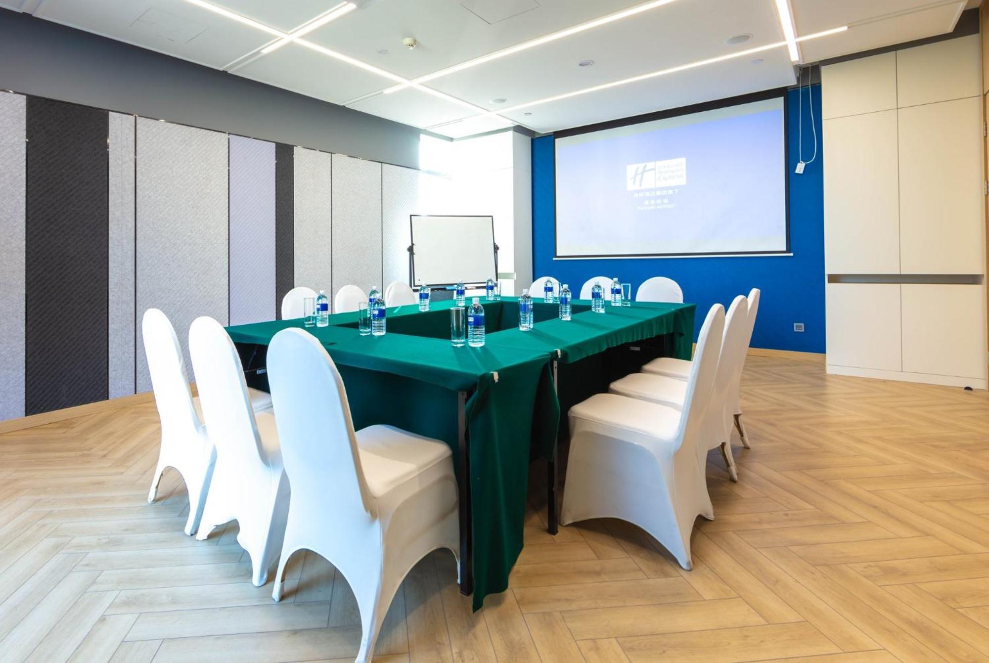 Holiday Inn Express Shanghai Pudong Airport By Ihg Luaran gambar