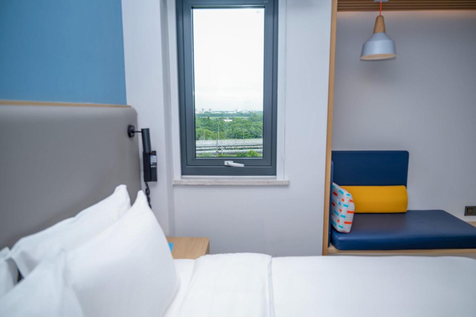 Holiday Inn Express Shanghai Pudong Airport By Ihg Luaran gambar