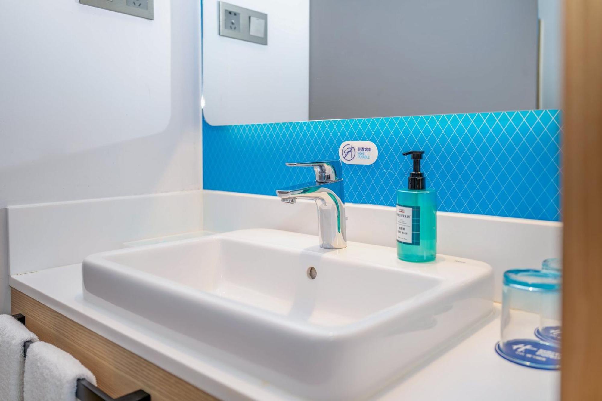Holiday Inn Express Shanghai Pudong Airport By Ihg Luaran gambar